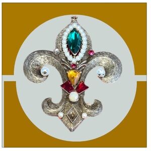 Elegant Silver Fleur-de-Lis Brooch with Gemstones